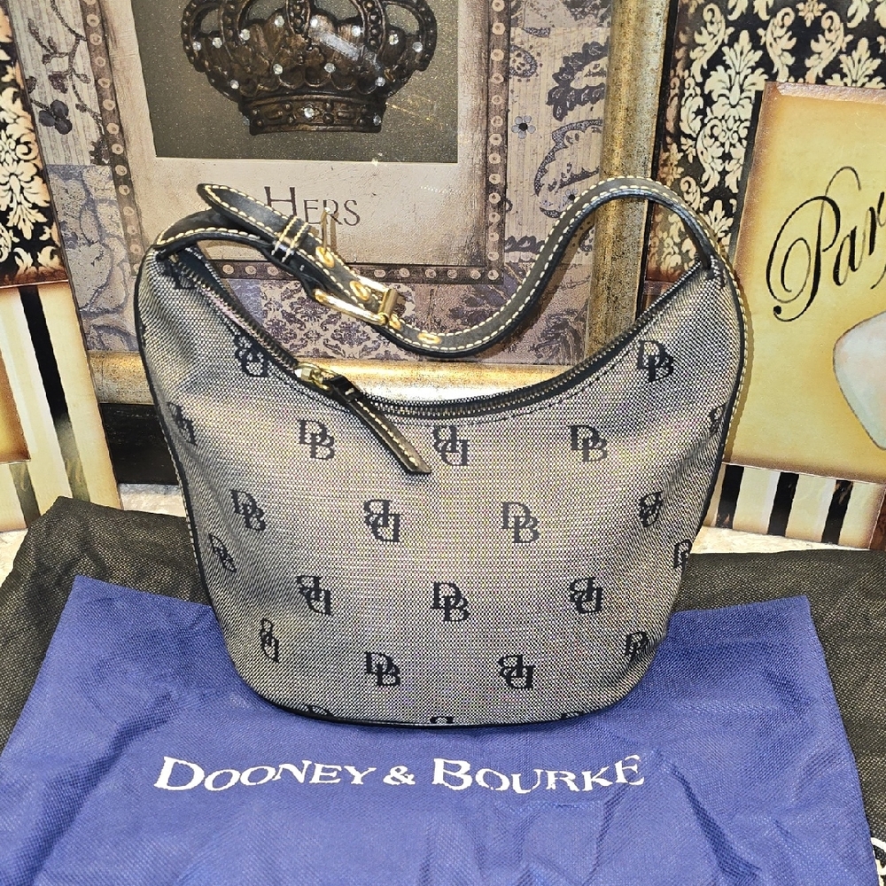 EUC, LIKE NEW Dooney & Bourke Gray and Black Tweed Small Bucket